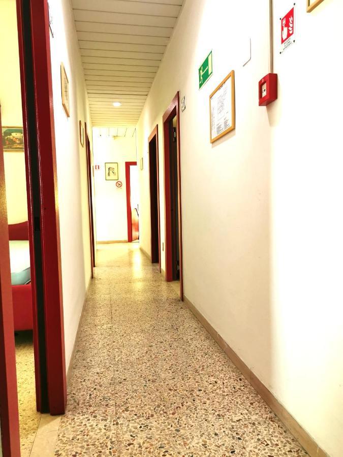 Hotel Ideale Young People Under 40 Rimini Exterior photo