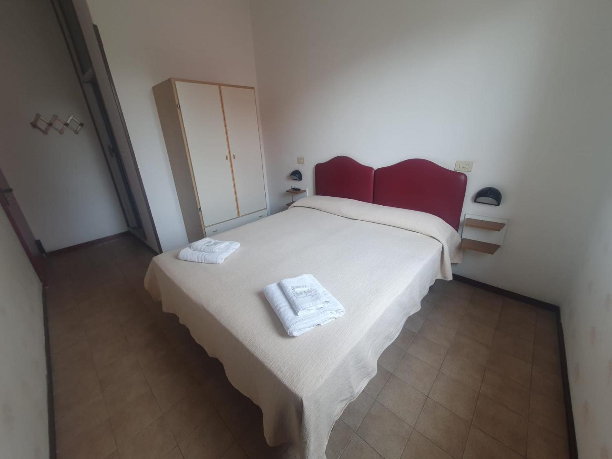 Hotel Ideale Young People Under 40 Rimini Exterior photo