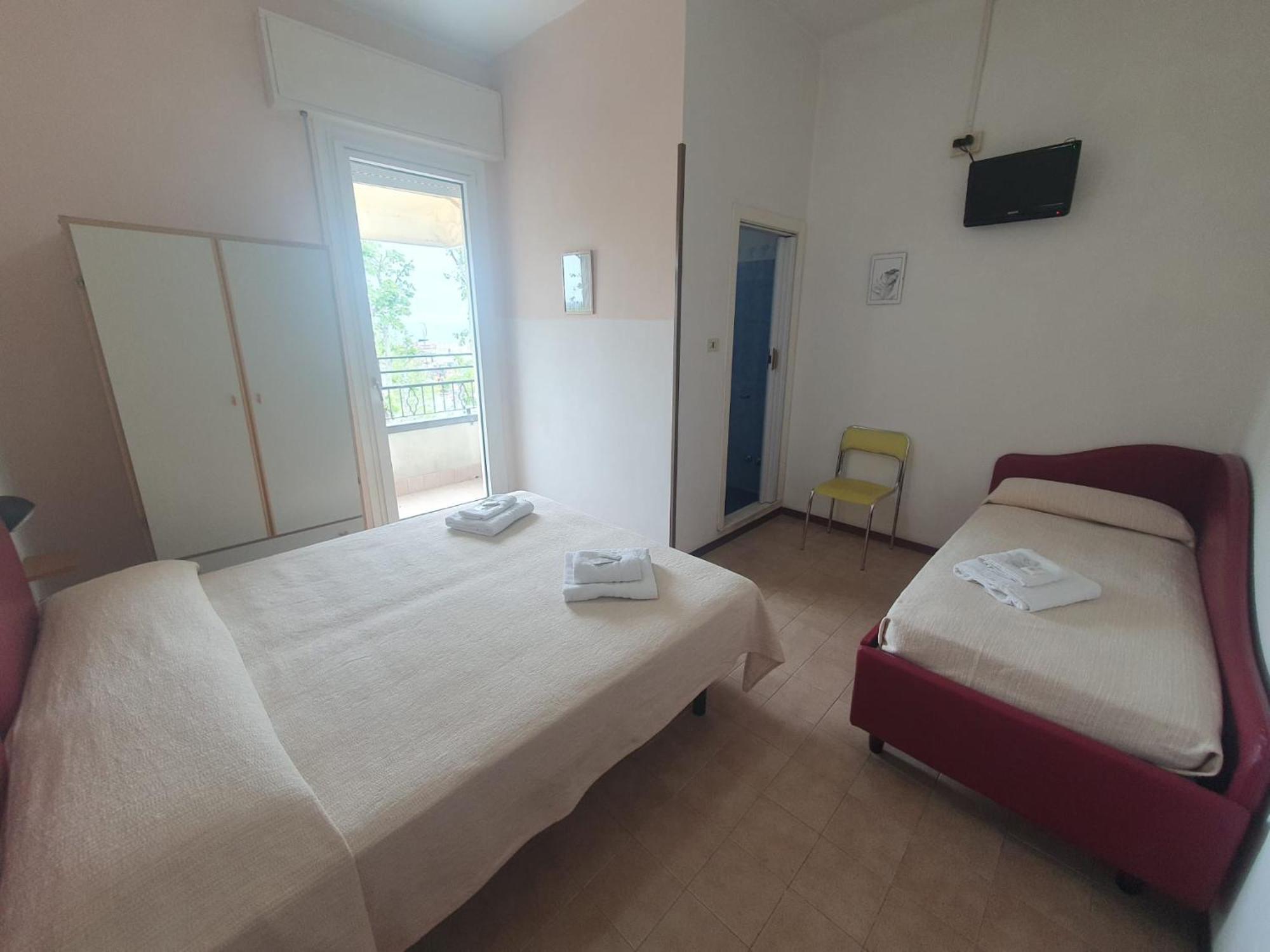 Hotel Ideale Young People Under 40 Rimini Exterior photo